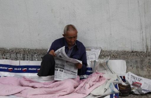 街头拾荒老人的离去，生命的消逝与社会的思考