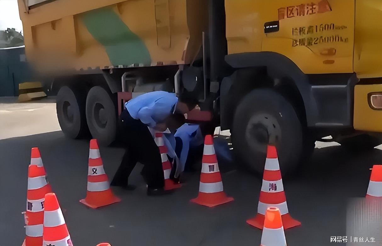 新澳门精准资料期期精准最全_遭货车拦腰碾压男孩已入学幼儿园,持续计划解析_nShop75.44.81