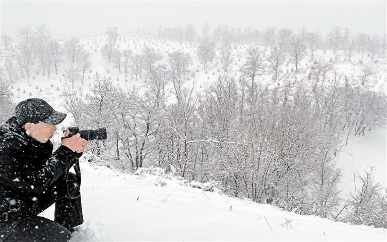 成都今年首场秋雪纷飞，银装素裹迎初雪季