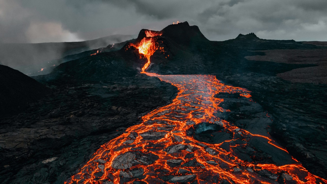 火山爆发最新动态及应对步骤指南