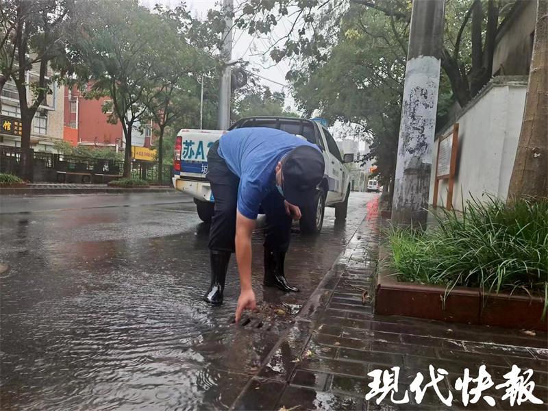 栖霞暴雨现场直击，最新视频震撼发布