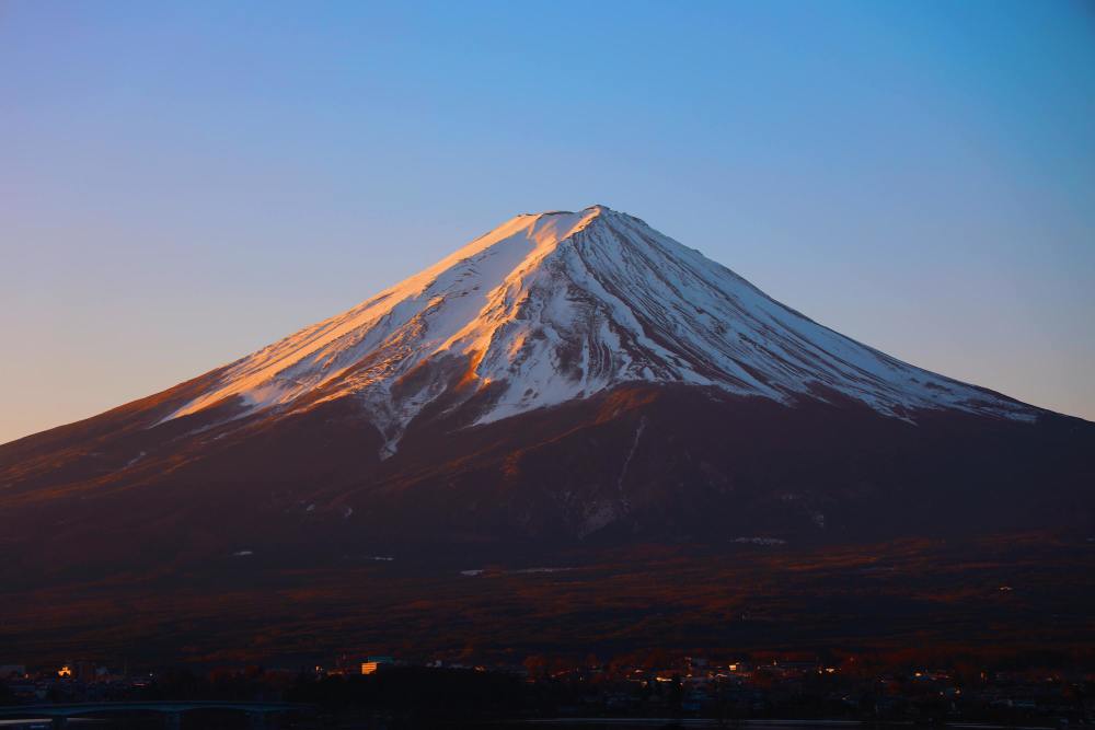 日本富士山喷发最新动态，科技监测与体验革新揭秘