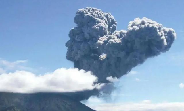 日本富士山喷发最新消息更新，富士山火山活动监测报告出炉，专家解析喷发风险及应对策略