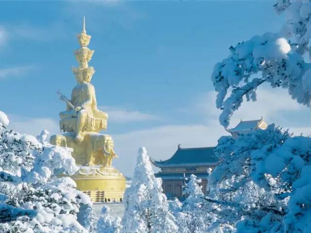 峨眉山最新雪景，雪域仙境惊艳绽放